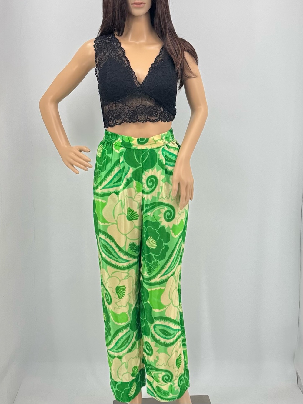 FARM Rio Tropical Groove Boho Floral Print Resortwear High Rise Cropped Pants